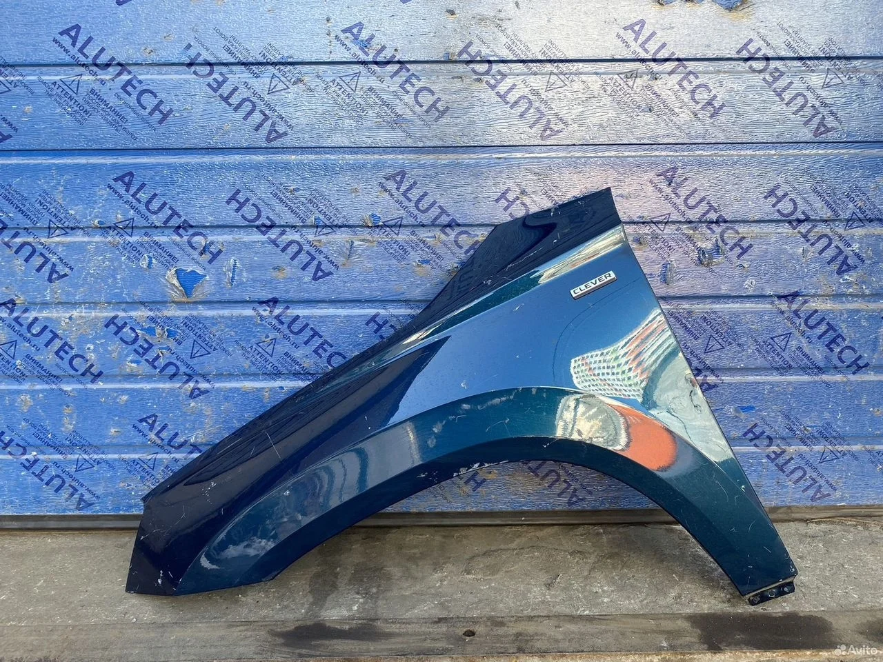 Крыло переднее левое