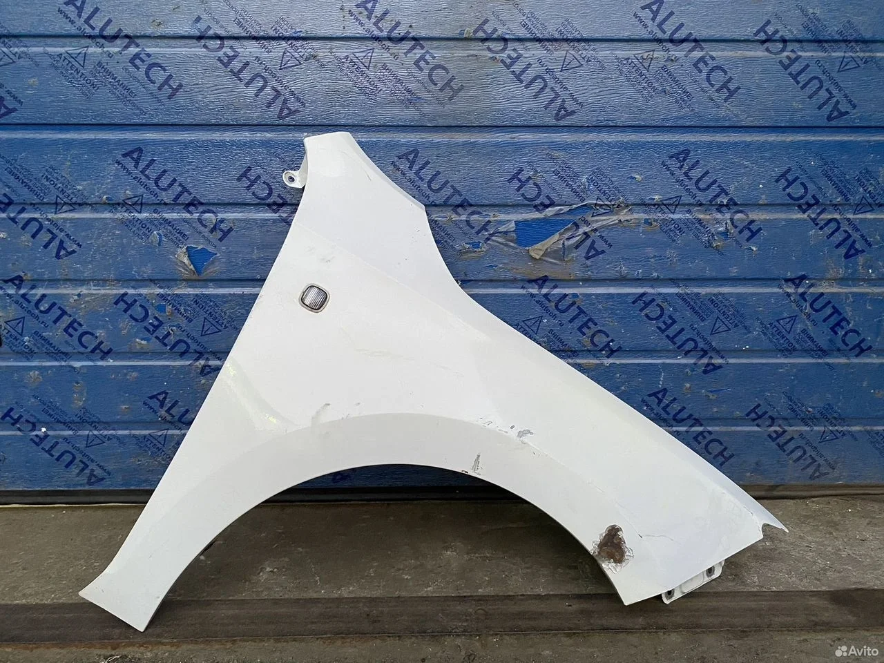 Крыло переднее правое skoda rapid