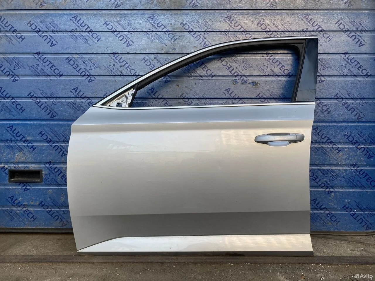 Дверь передняя левая skoda superb 3