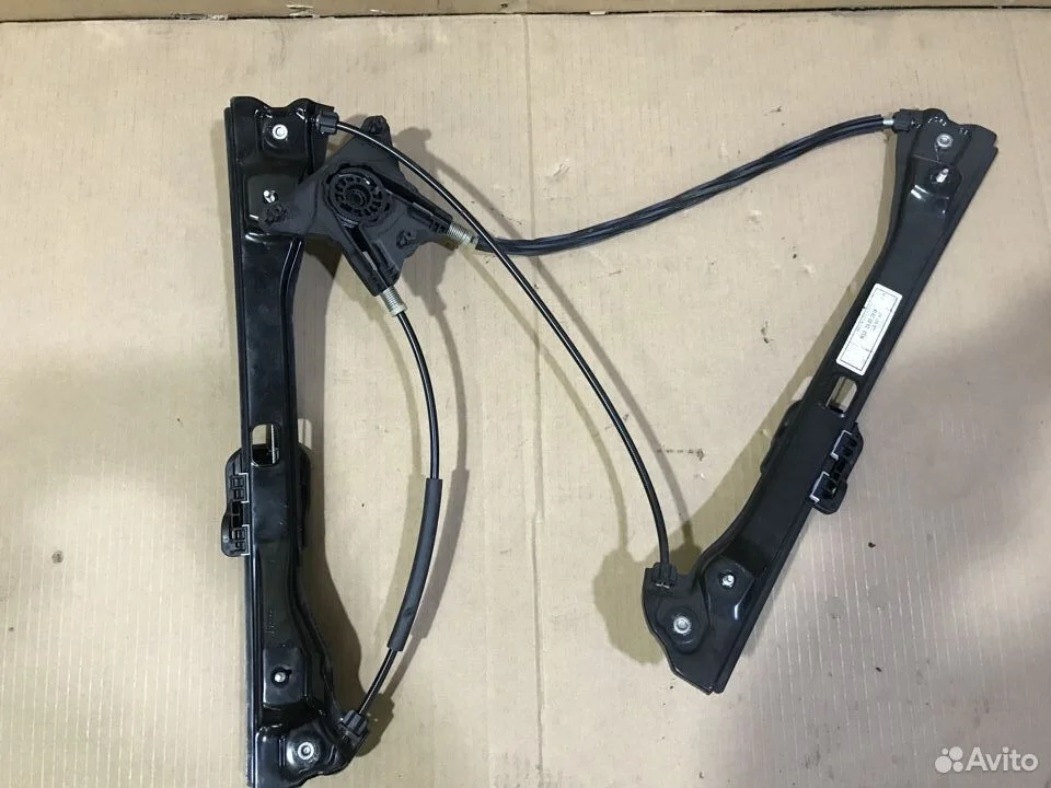 Стеклоподъёмник передний правый skoda rapid