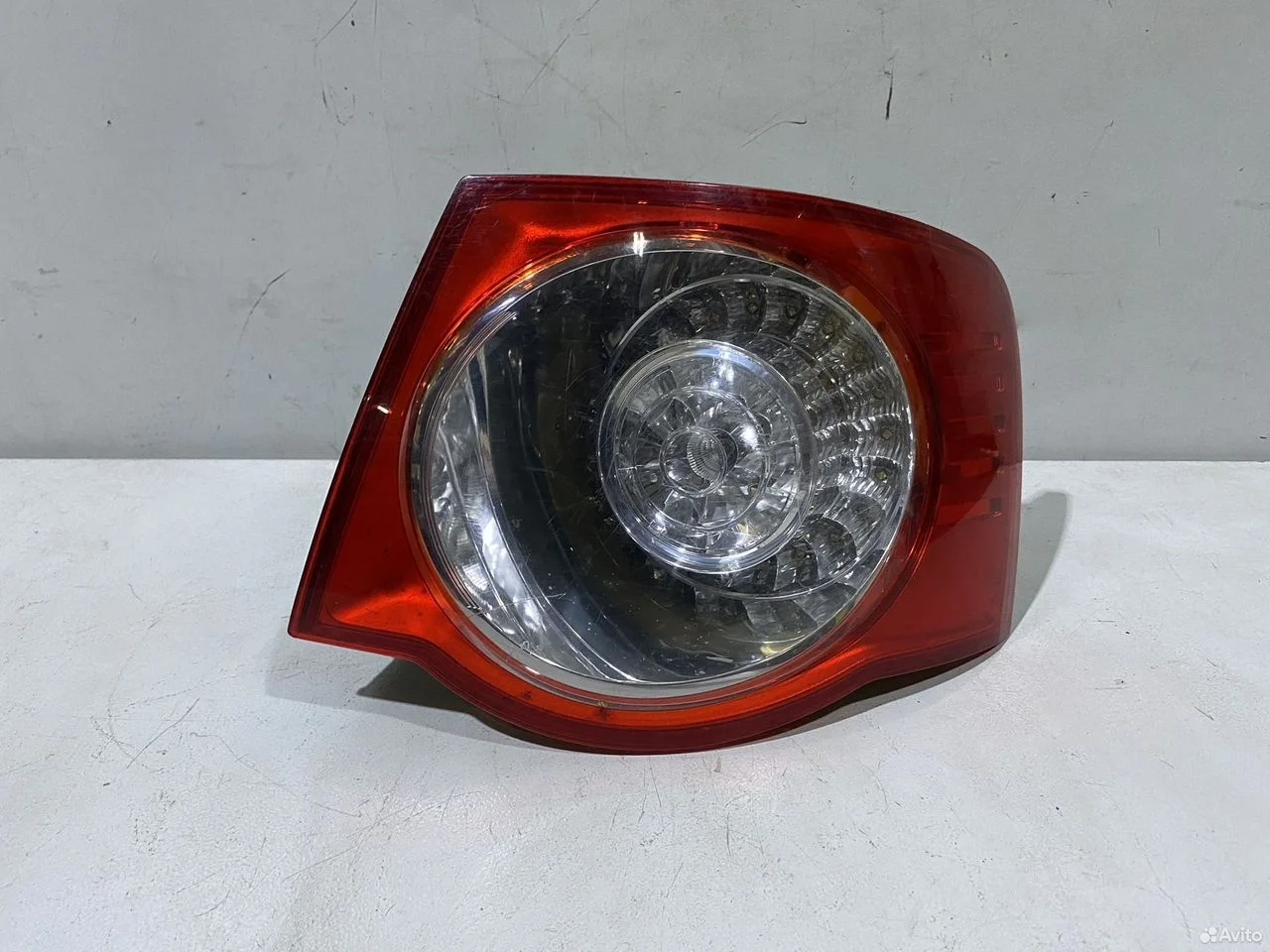 Фонарь правый volkswagen jetta 5