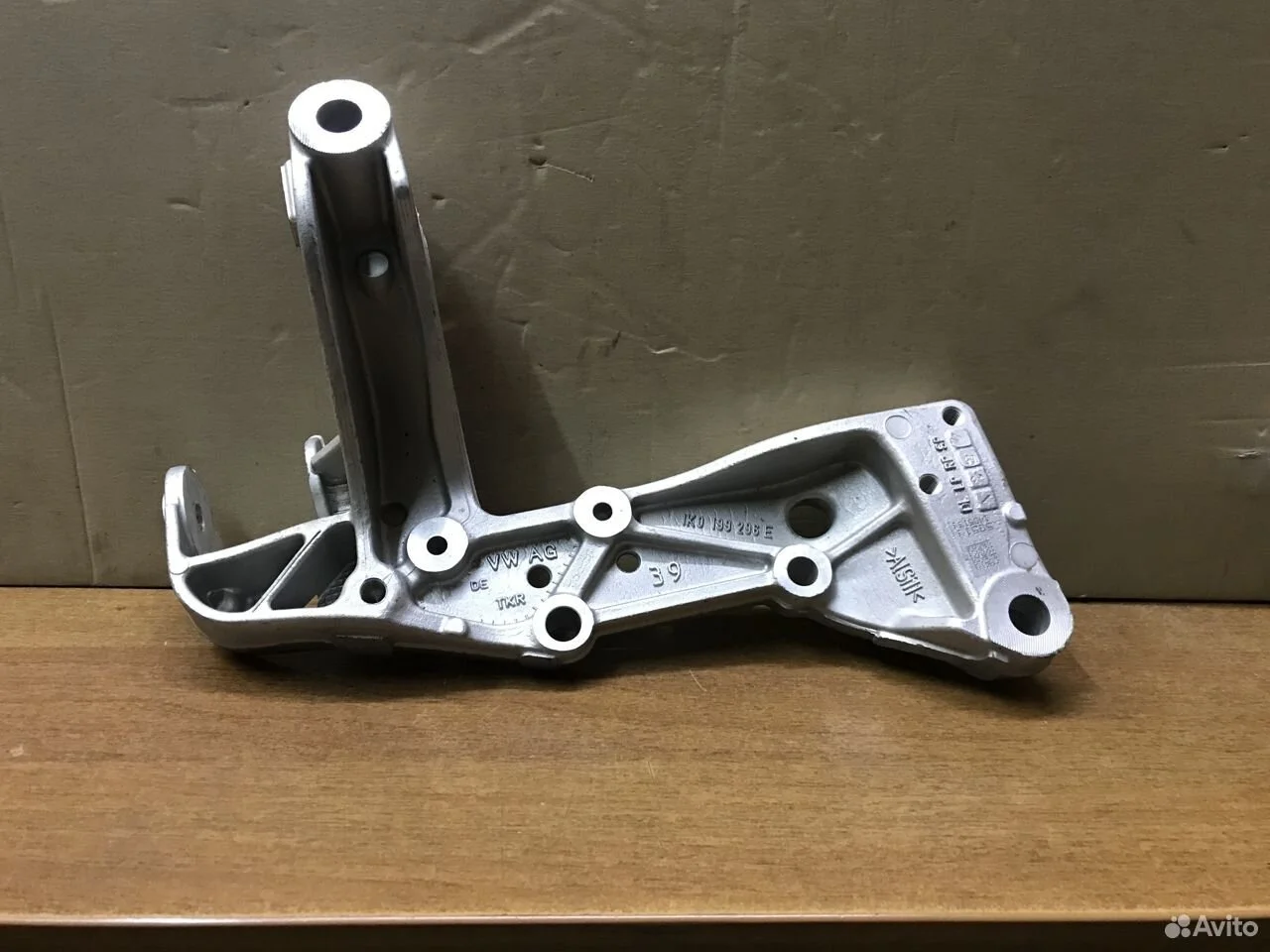 Кронштейн переднего рычага skoda octavia a5