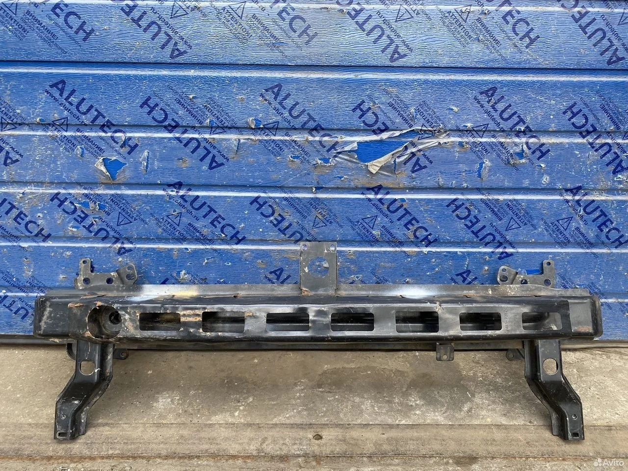 Усилитель переднего бампера volkswagen golf plus