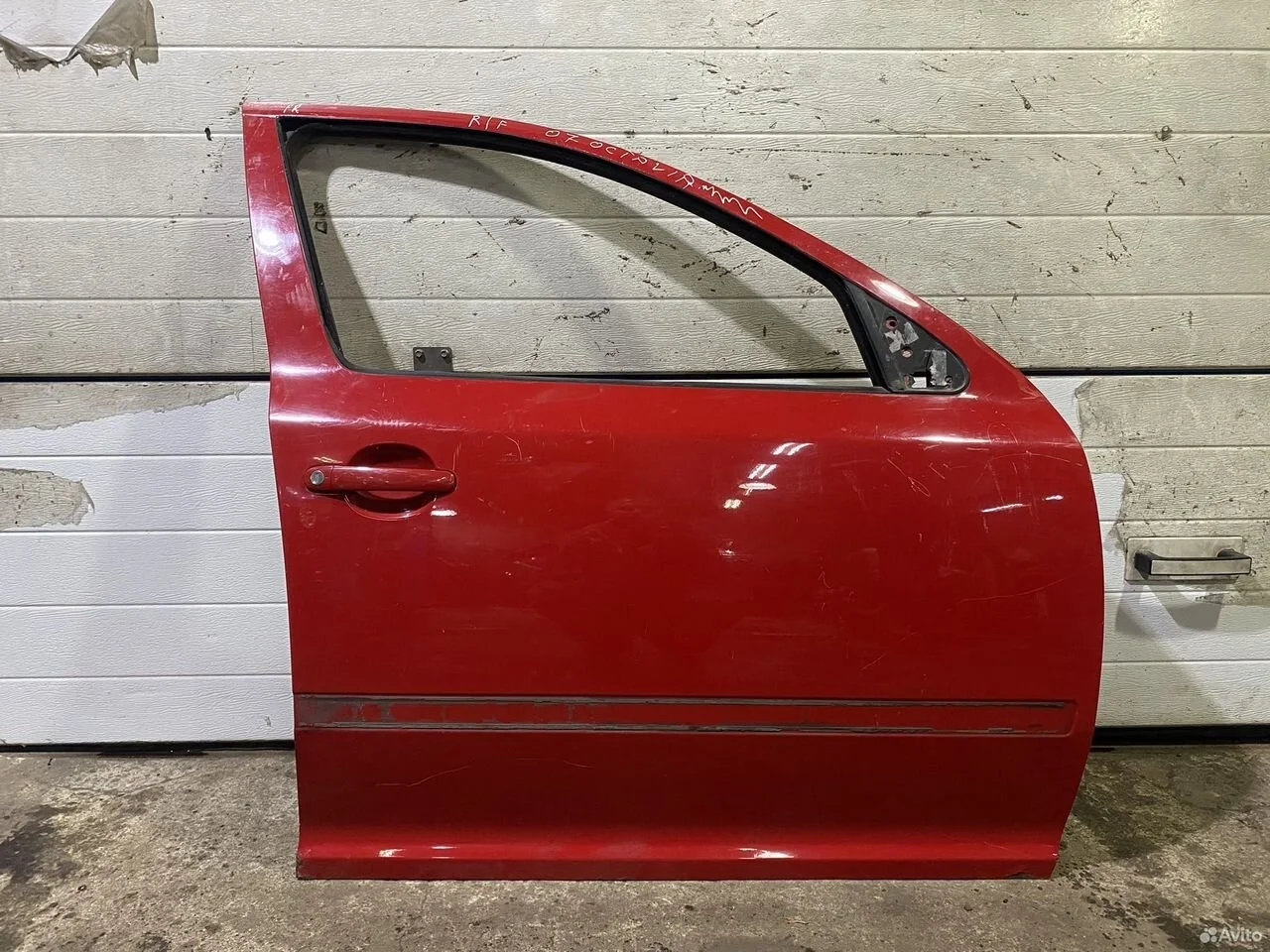 Дверь передняя правая skoda octavia a5