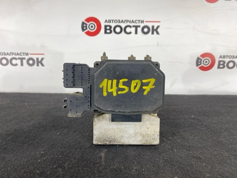 Блок ABS LEXUS RX300 1998-2003 4451048010 MCU15 1MZ-FE