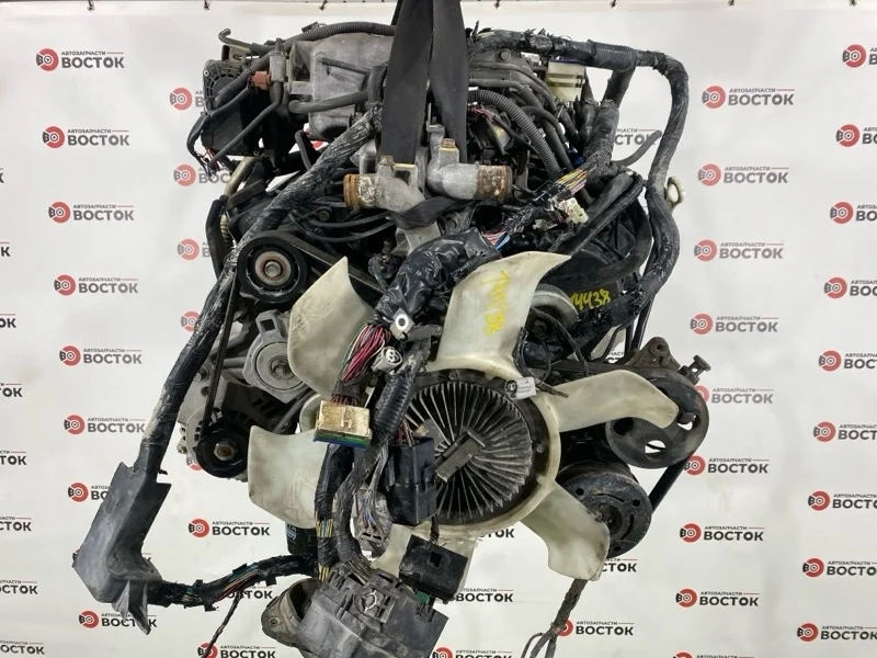 Двигатель Mitsubishi Pajero 1999-2006 1000C814 V77W V67W 6G75