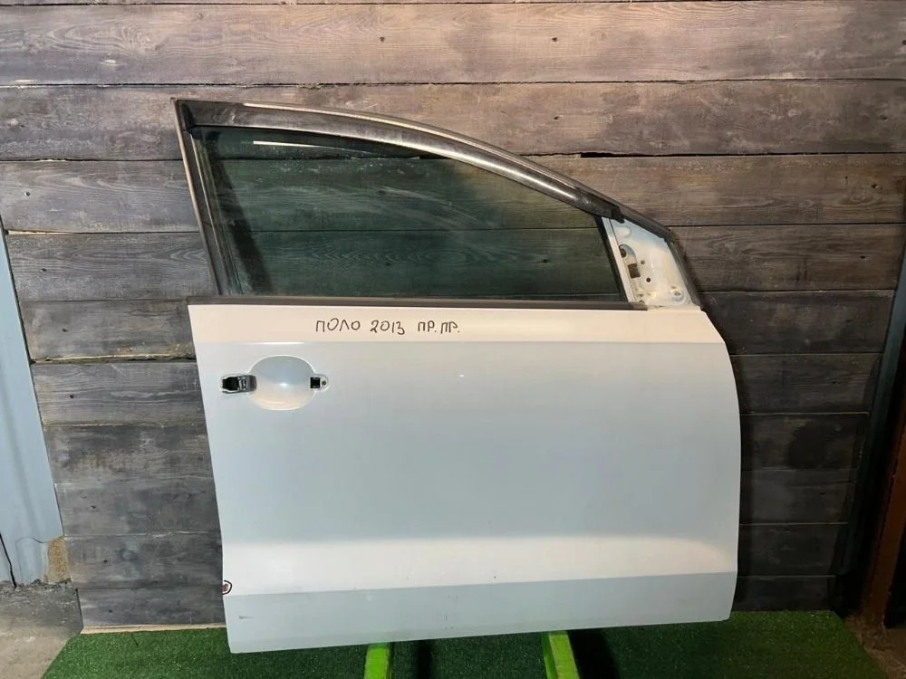 Дверь передняя правая Volkswagen Polo