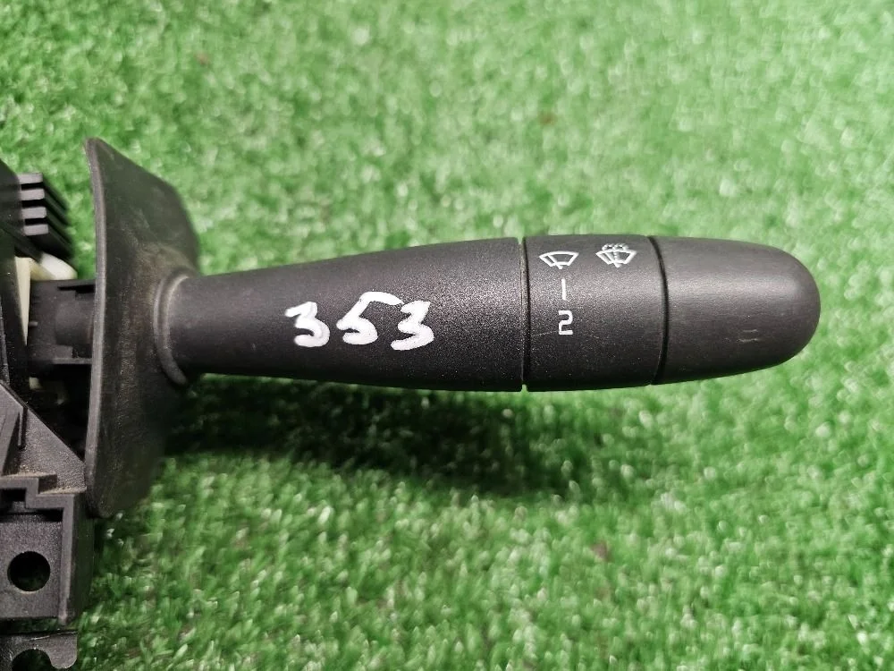 Переключатель стеклоочистителей Renault Logan