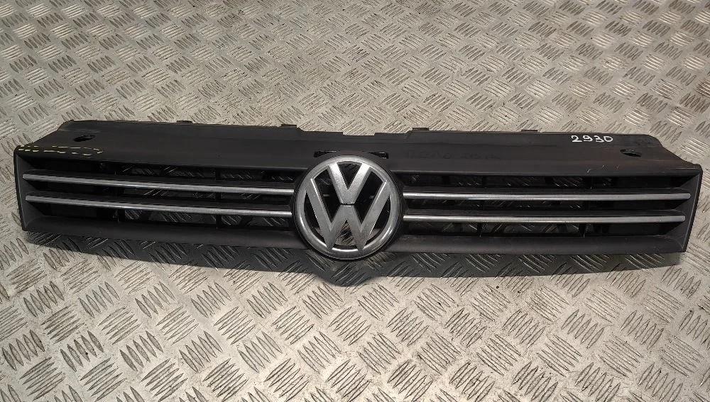 Решетка радиатора Volkswagen Polo V
