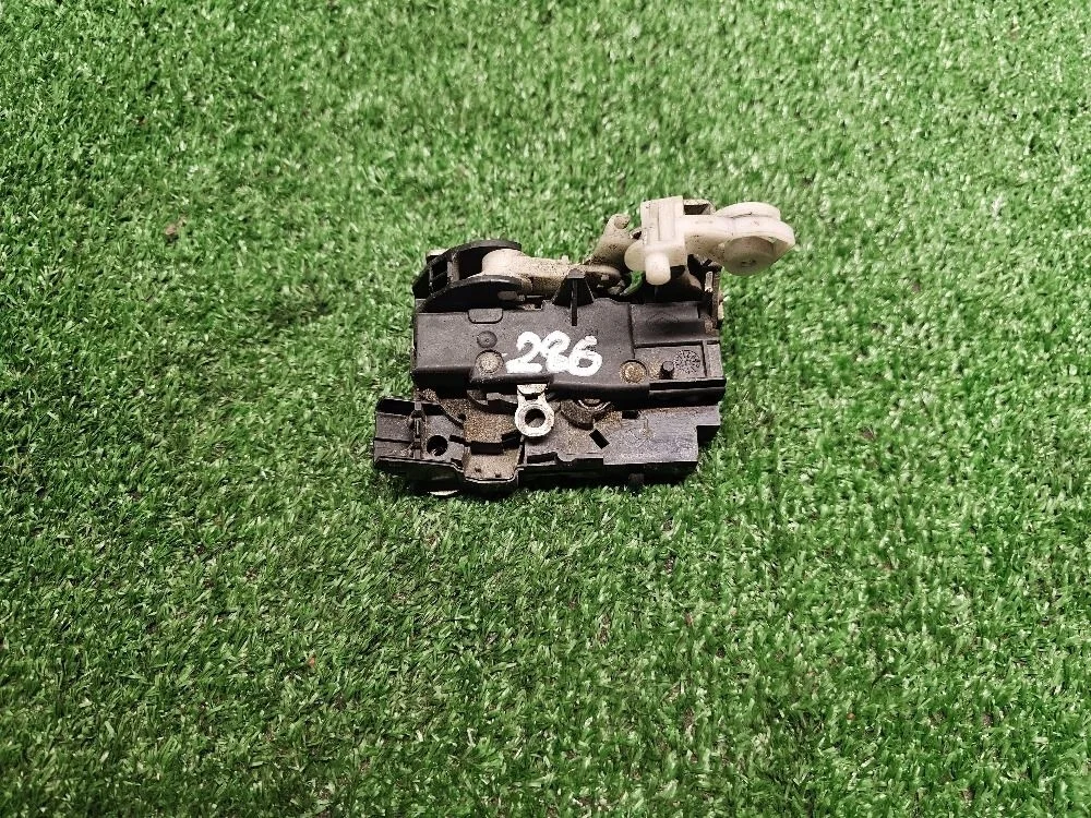 Замок двери задней левой Renault Logan