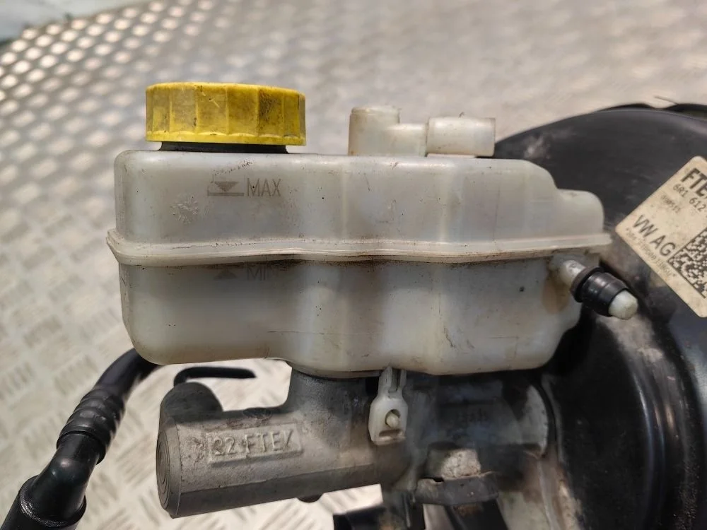 Бачок тормозной жидкости Volkswagen Polo V