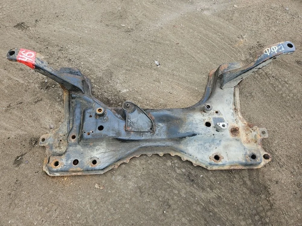 Подрамник передний на Ford Focus 1