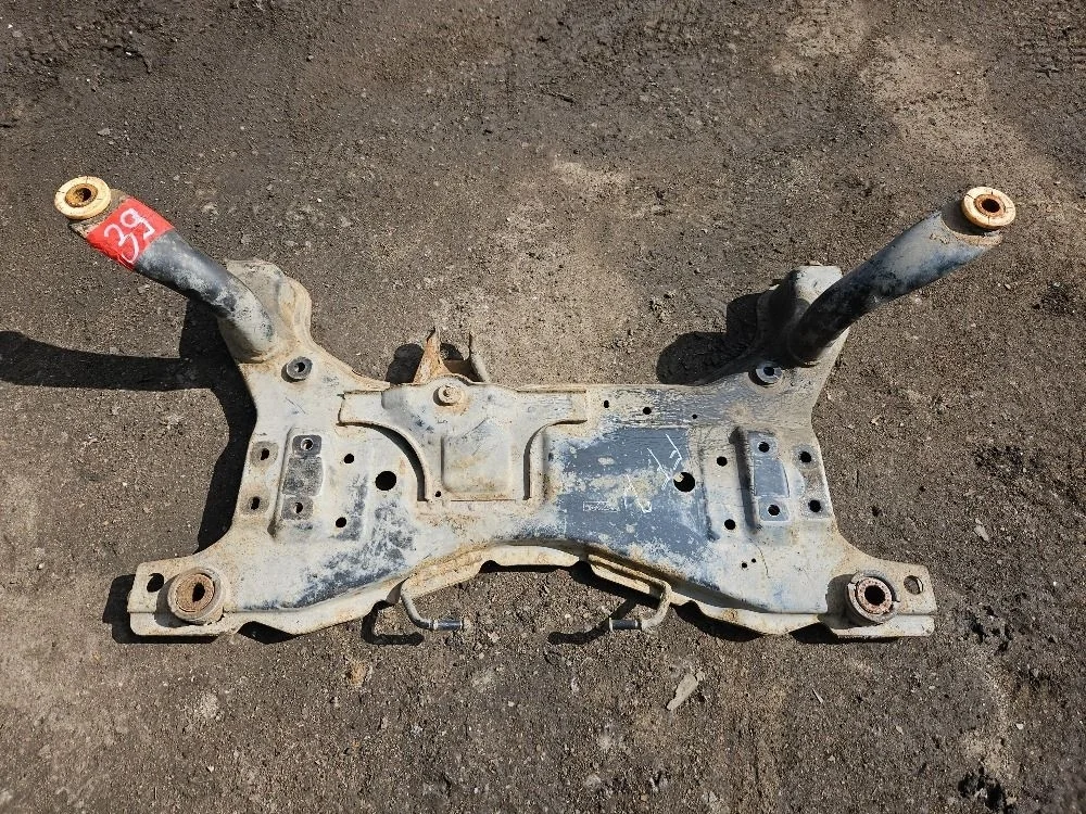 Подрамник передний на Ford Focus 2