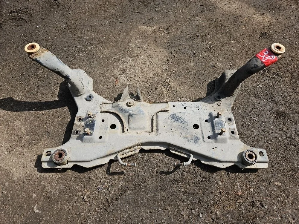 Подрамник передний на Ford Focus 2
