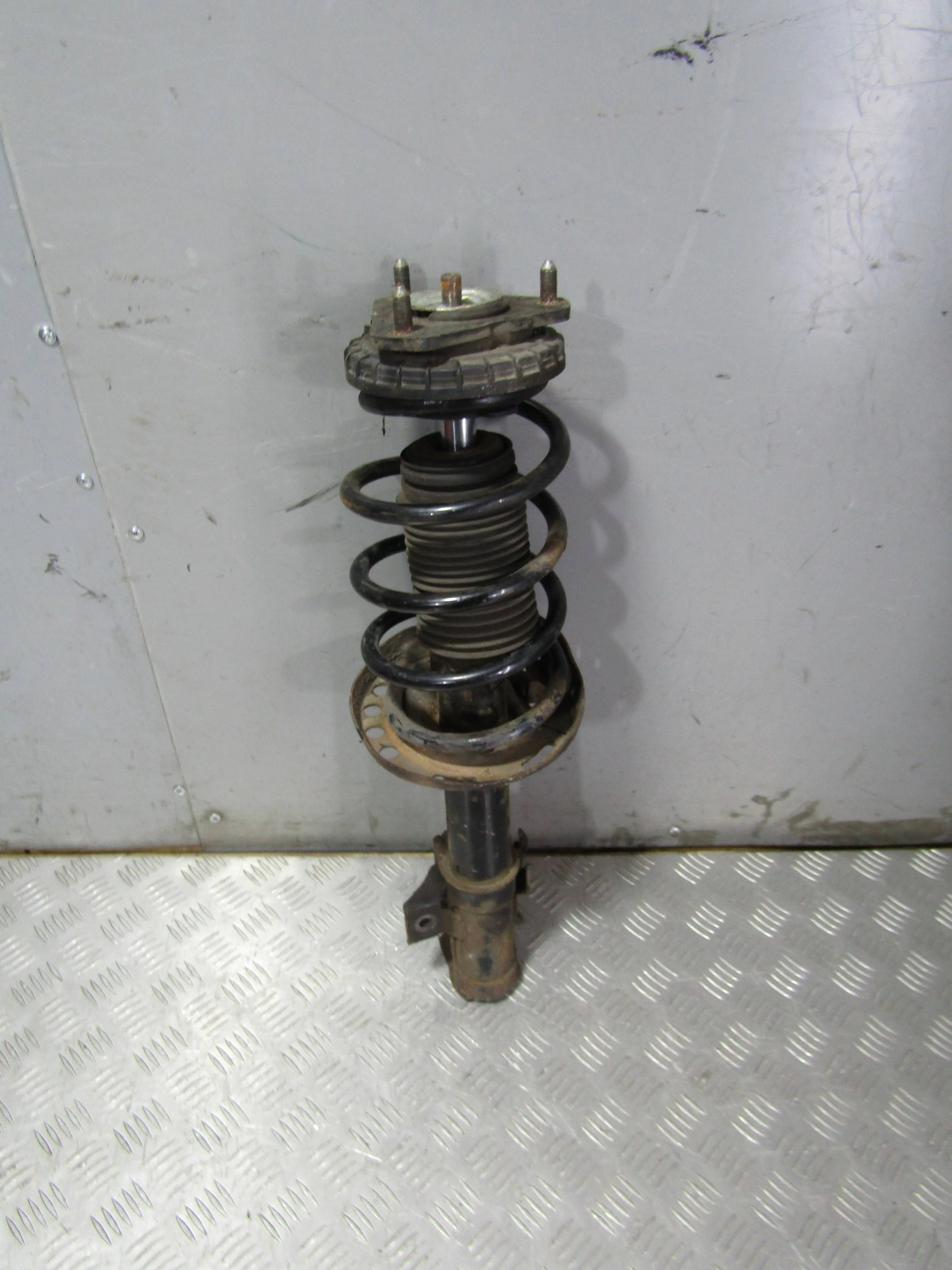 Амортизатор передний правый HONDA Civic VIII (200