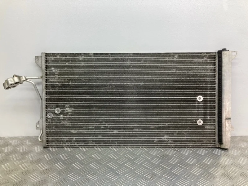 Радиатор кондиционера Volkswagen Touareg GP