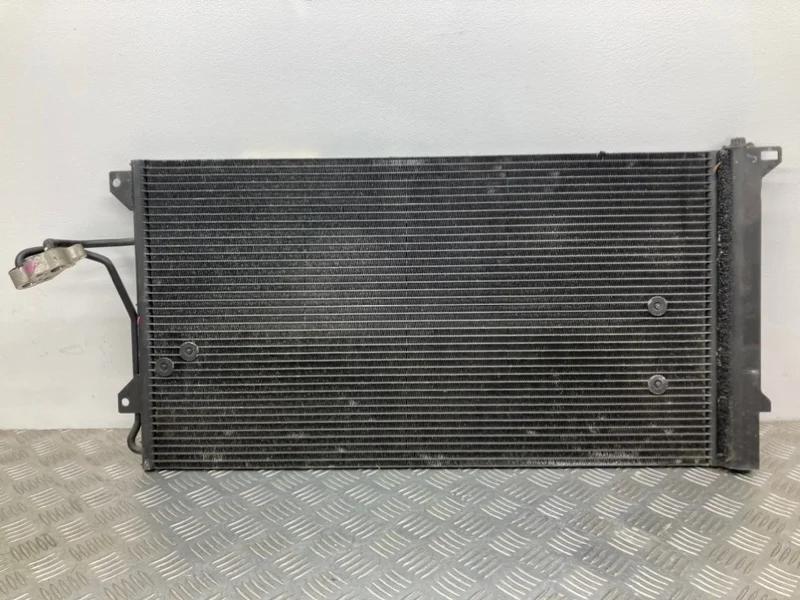 Радиатор кондиционера Volkswagen Touareg GP
