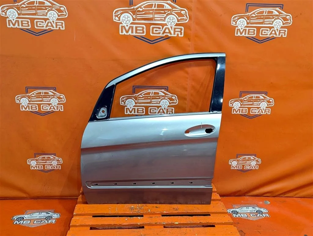 Дверь передняя левая Mercedes-Benz