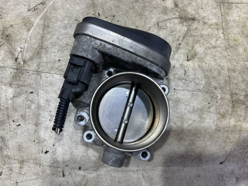 Дроссельная заслонка BMW X5 E53 M54 2004