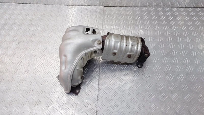 Коллектор выпускной Toyota Camry 2020 70