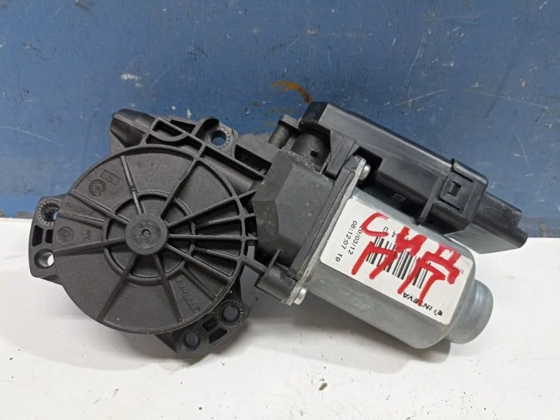 Моторчик стеклоподъемника Kia Ceed 2012 824601H010 ED 1.6 G4FC, передний правый