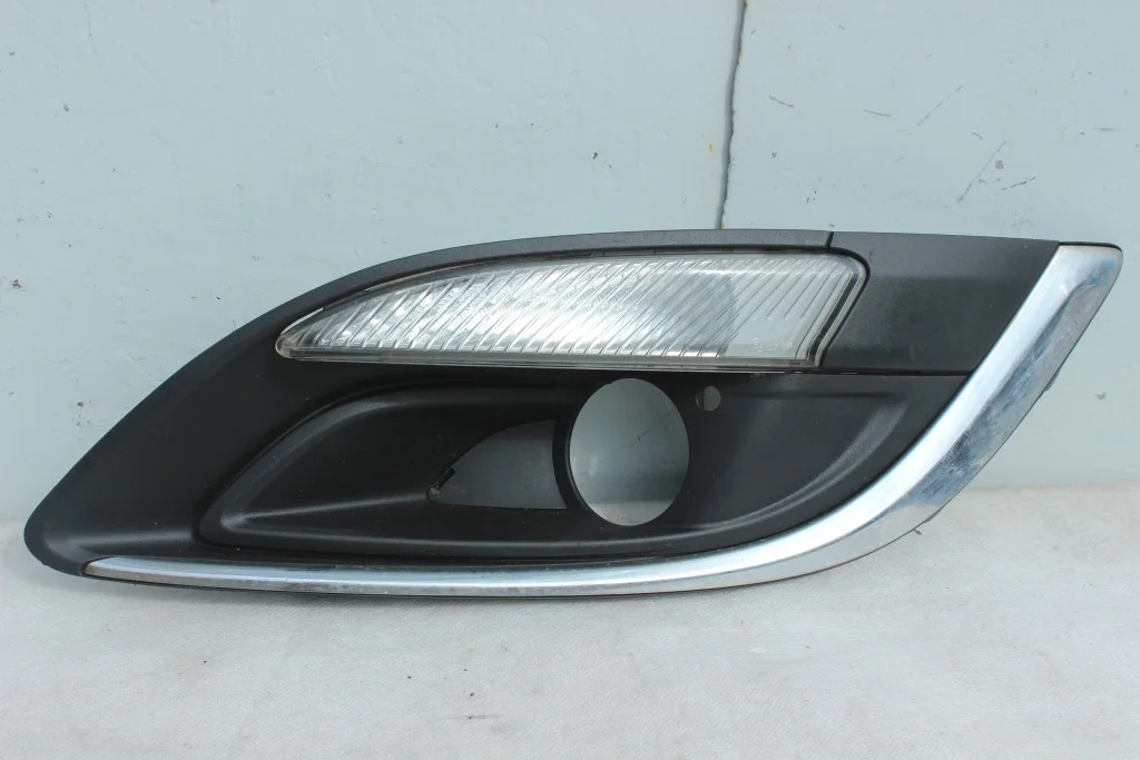 Решетка ПТФ в сборе левая Opel Astra J 2012-