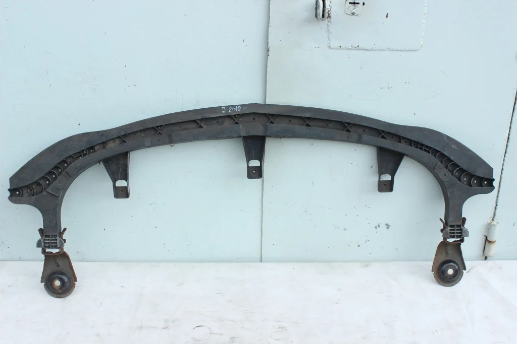 Ограничитель столкновения Opel Astra J 2012-