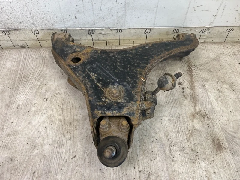 Рычаг подвески нижний Mitsubishi L200 2005- 2008 2009 2010 2011 2012 2013 2014 2015 4013A087 KH, передний левый