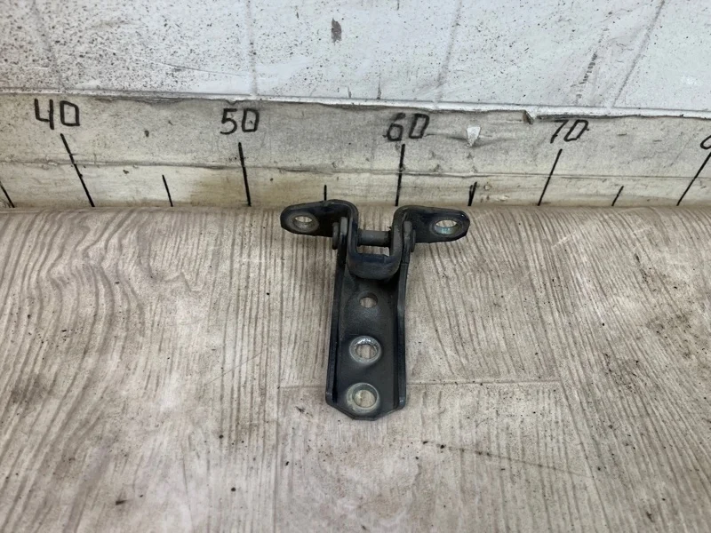 Петля двери MITSUBISHI PAJERO SPORT 2 2008 2009 2010 2011 2012 2013 2014 2015 5702A005 KH, передняя правая