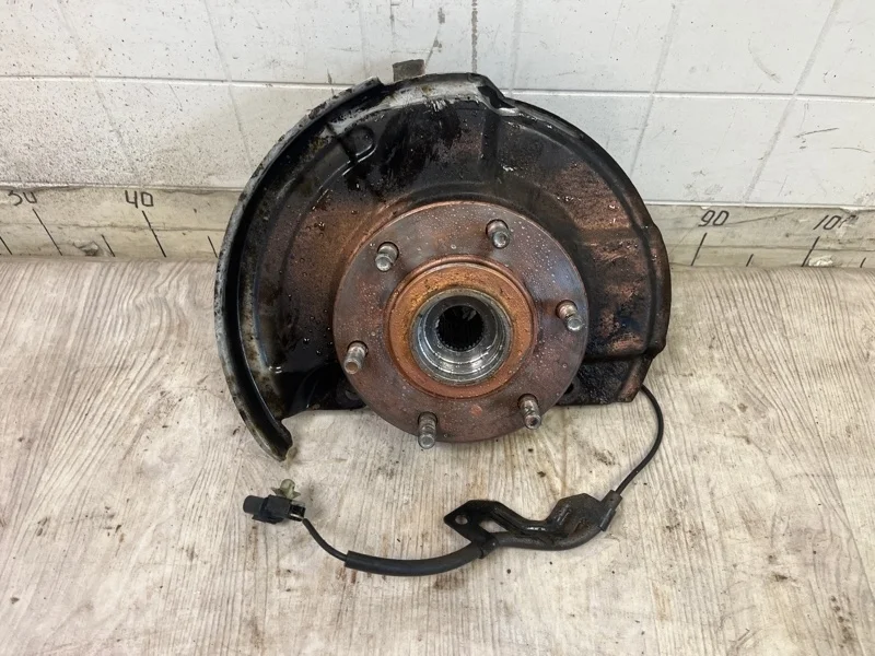 КУЛАК ПОВОРОТНЫЙ Mitsubishi Pajero Sport 2 2008 2009 2010 2011 2012 2013 2014 2015 3870A110 KB, передний правый