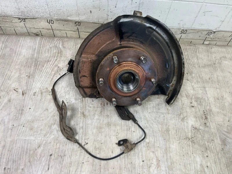 КУЛАК ПОВОРОТНЫЙ Mitsubishi Pajero Sport 2 2008 2009 2010 2011 2012 2013 2014 2015 3870A109 KB, передний левый