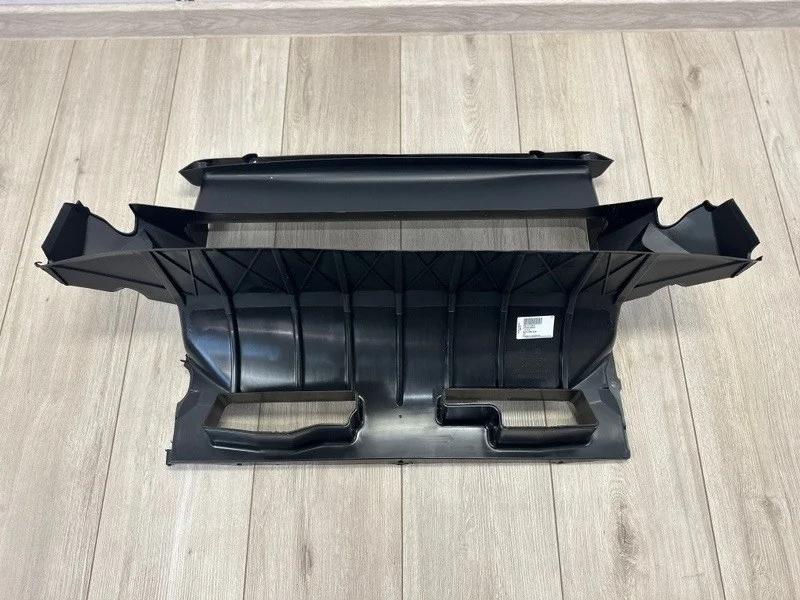 Воздуховод VW Touareg 2 2010-2018 7P