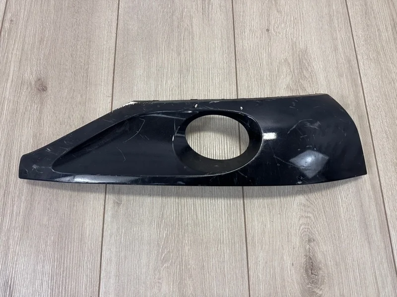 Накладка бампера боковая с птф VW Touareg NF 2010-2014 7P