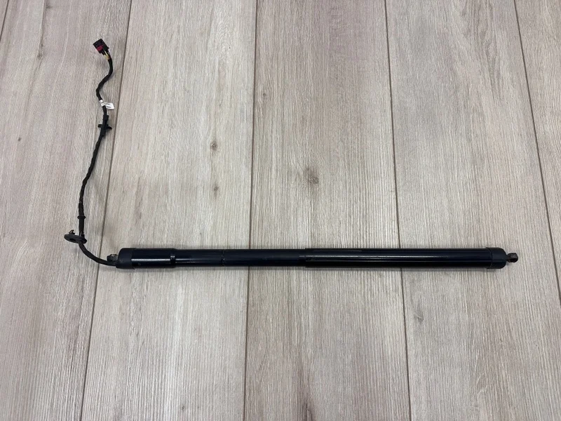 Привод крышки багажника VW Touareg 2 2010-2018 7P