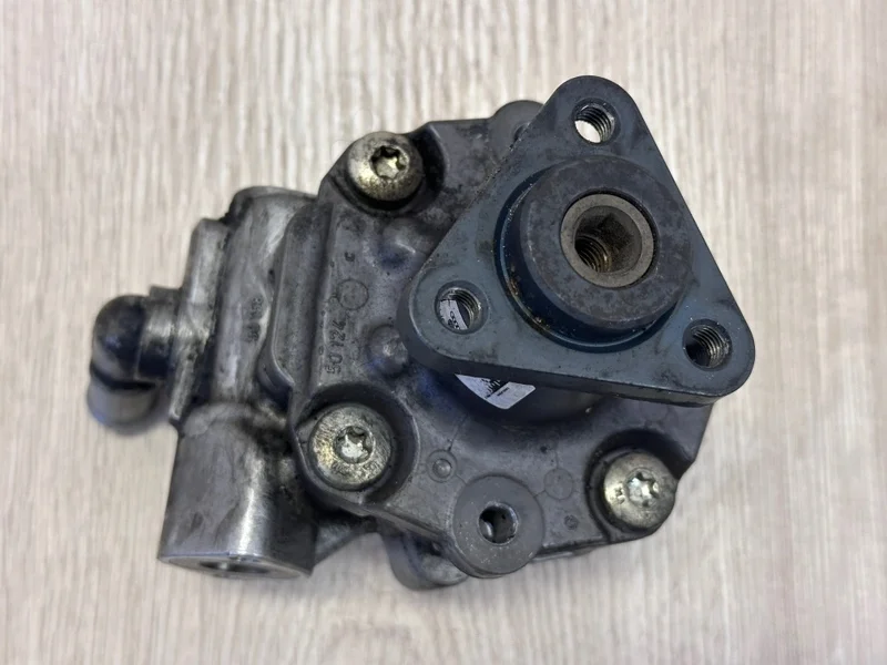 Насос гур Audi Q5 2009-2012 8R