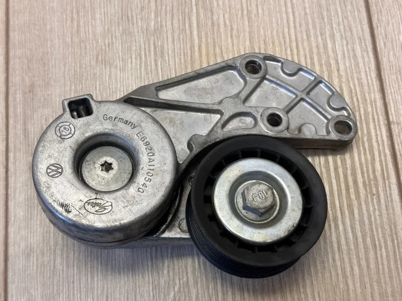 Ролик натяжной Porsche Cayenne 2011 958 (92A)