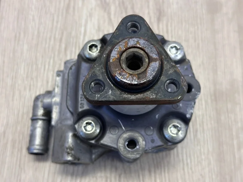 Насос гур VW Touareg 2 2010-2018 7P