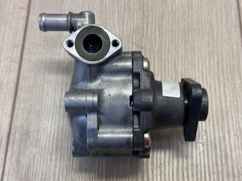 Насос гур Audi A8 2010-2013 D4