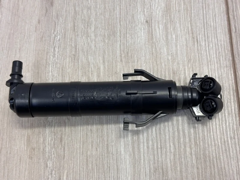 Форсунка омывателя VW Tiguan 2 2016- AD1