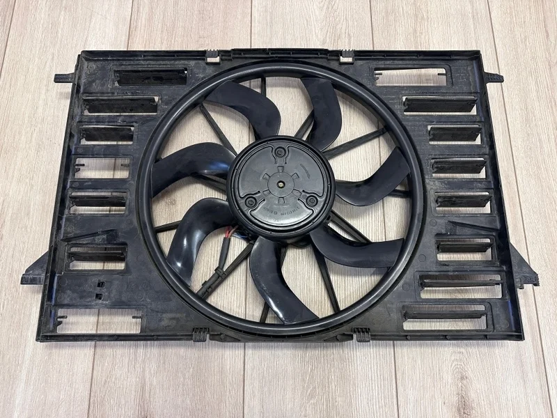 Вентилятор охлаждения сборе диффузором Audi Q5 2018- FY