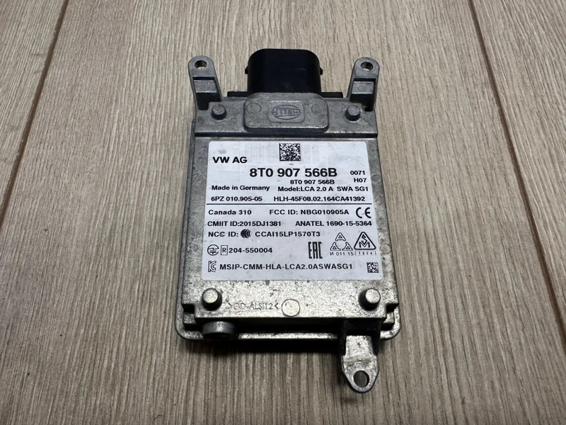 Блок управления ассистента смены полосы движения Audi Q5 2013-2017 8R