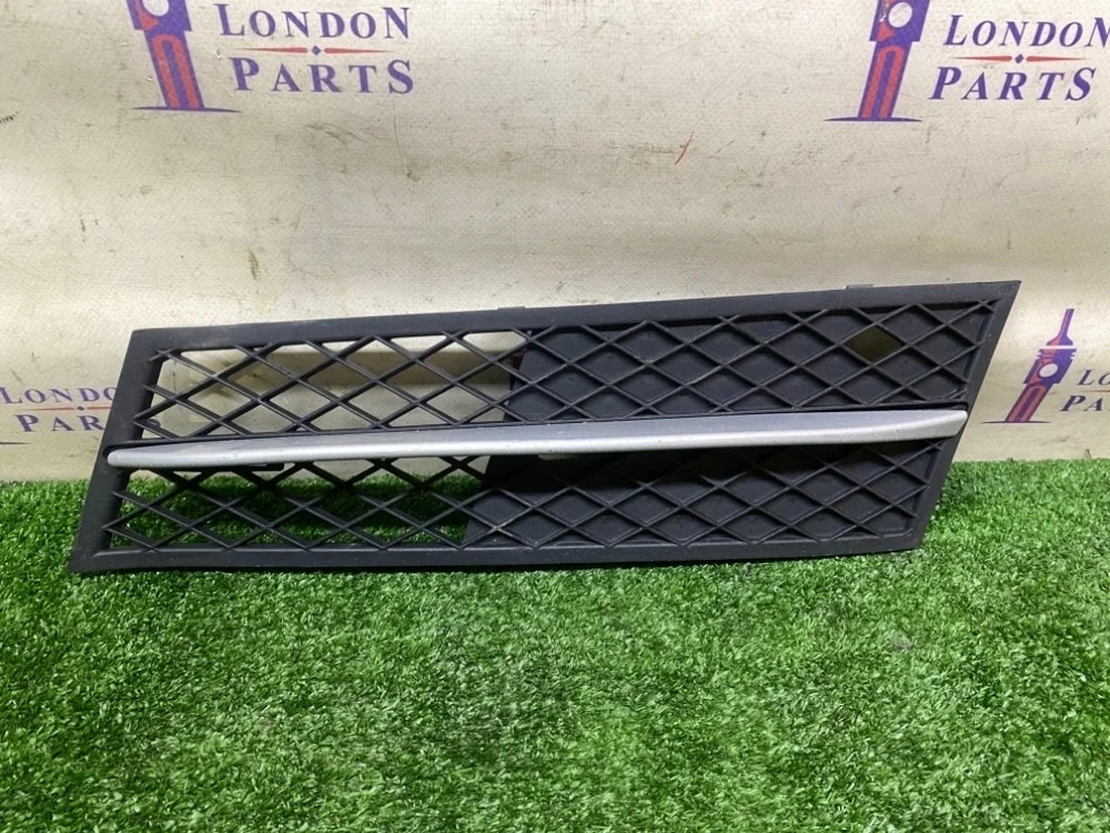 Решетка в передний бампер BMW F10