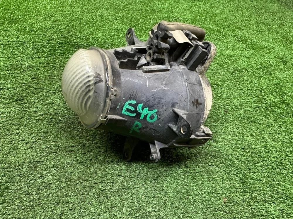 Фара противотуманная BMW E46