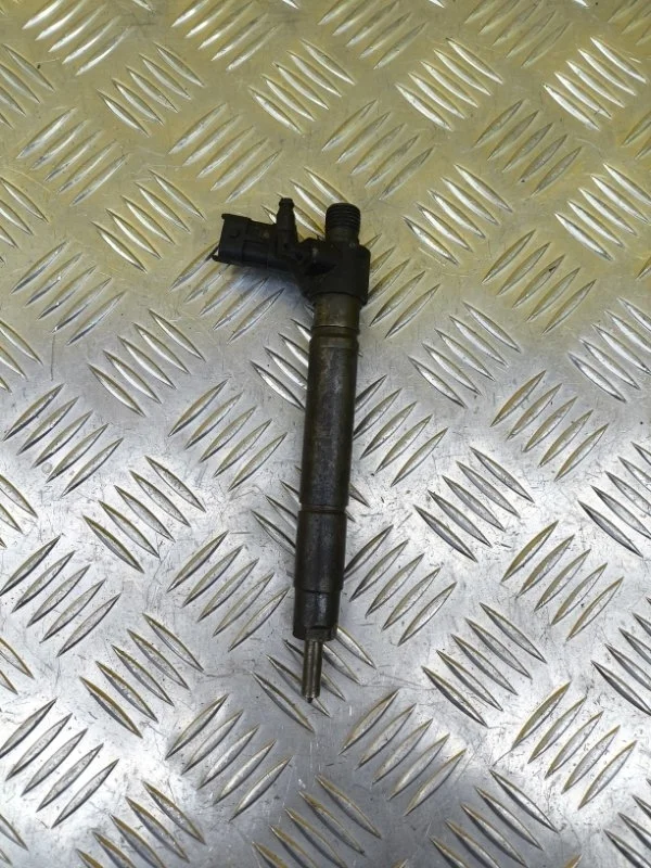 Форсунка топливная Land Rover Range Rover Evoque I (2011-2018) 2014 LR056366