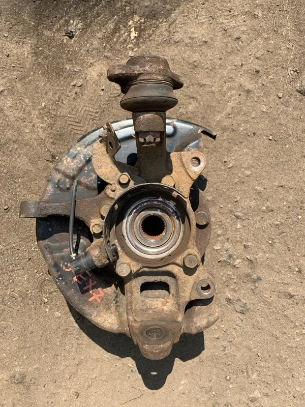 Кулак поворотный правый Mitsubishi L200 (2006-2015) 2006 MR992378 ПИКАП 2.5 D 4D56