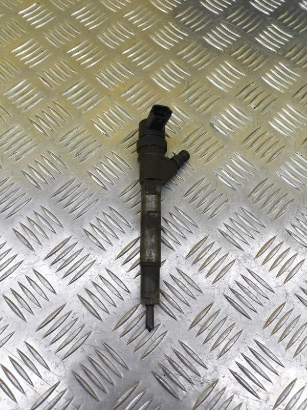 Форсунка топливная Chrysler Grand Voyager Iv (2001-2007) 2005 0445110059