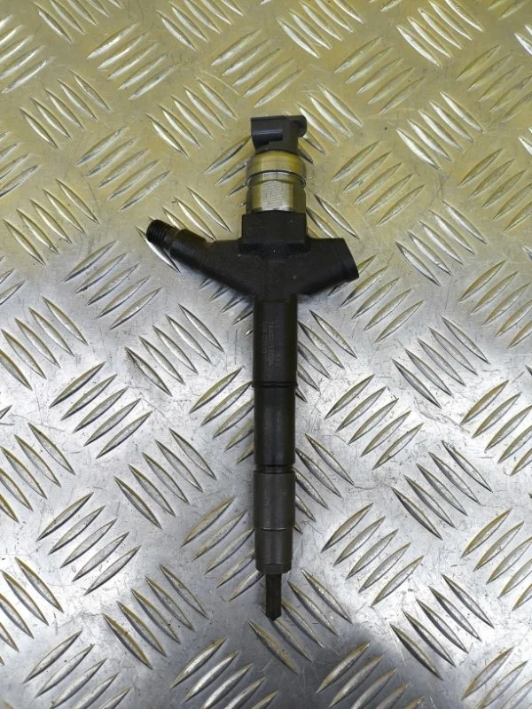 Форсунка топливная Nissan Pathfinder (R51M) 2004-2013 2011 166005X00A