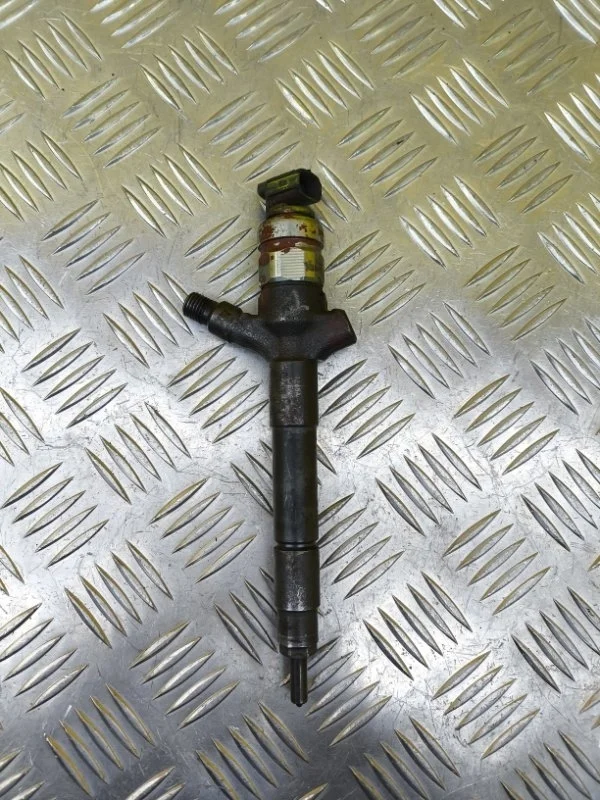 Форсунка топливная Mitsubishi L200 (2006-2015) 2010 1465A041
