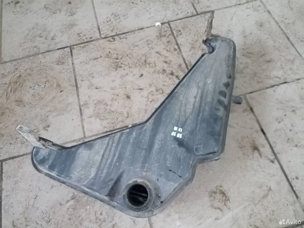 Бачок омывателя лобового стекла Audi Q5 I рестайлинг (2012—2017)