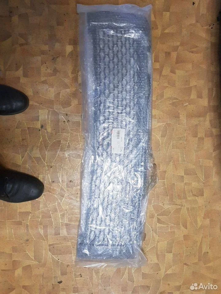 Решетка в бампер левая Land Rover Freelander II (2006—2010)